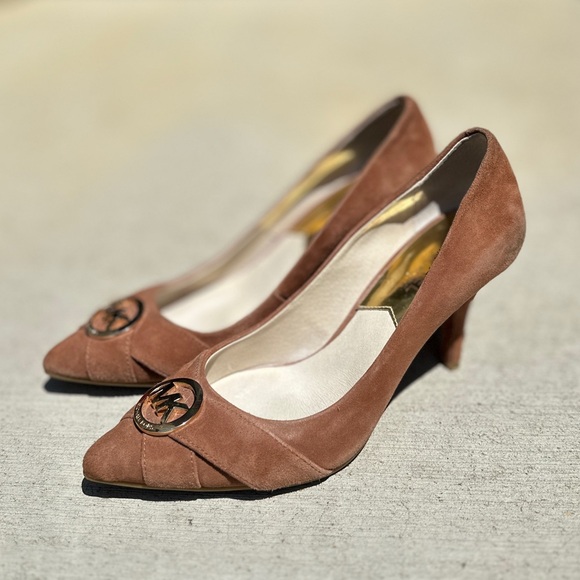 Gorgeous Suede Michael Kors Heels - Picture 3 of 7